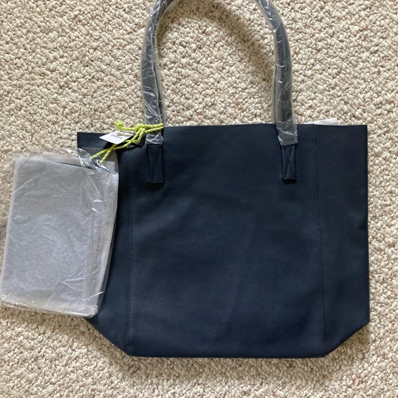 J. Crew the Carryall Tote with pouch in Navy Blue - Picture 3 of 4